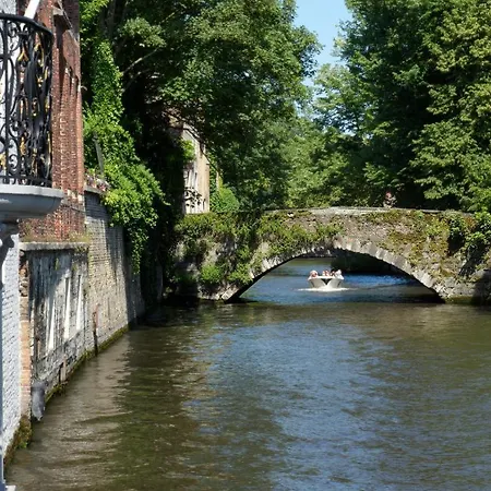 Hotel Logies Graaf Vlaanderen 2*